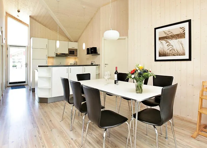 Vakantiehuis Elegant With View *