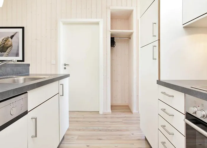 Vakantiehuis Elegant With View